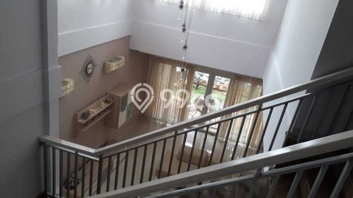 Hunian Mewah Dijual LT 420m2 di Kebon Jeruk, Jakarta Barat Hunian Mewah Dijual LT 420m2 di Kebon Jeruk, Jakarta Barat