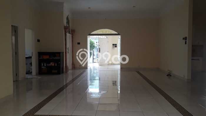 Siap Huni Rumah Mewah 3 Kamar di Kebayoran Lama Dekat ke Mana Pun Siap Huni Rumah Mewah 3 Kamar di Kebayoran Lama Dekat ke Mana Pun