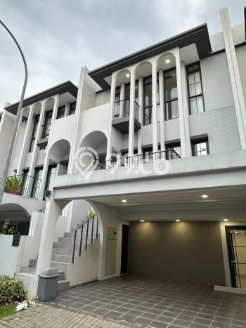 Disewakan Rumah Konsep Modern di BSD Tangerang Selatan dengan 5 Kamar Disewakan Rumah Konsep Modern di BSD Tangerang Selatan dengan 5 Kamar