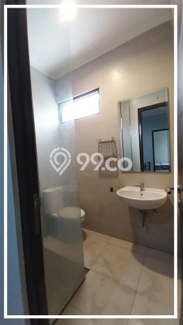 Rumah Strategis area Bekasi Kota, Bekasi, LT 110m² LB 110m² - HARGA NEGO! Rumah Strategis area Bekasi Kota, Bekasi, LT 110m² LB 110m² - HARGA NEGO!