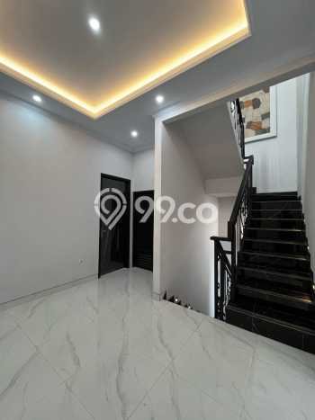 Rumah Modern Cantik 4 KT Bisa Langsung Pindah di Jagakarsa Rumah Modern Cantik 4 KT Bisa Langsung Pindah di Jagakarsa
