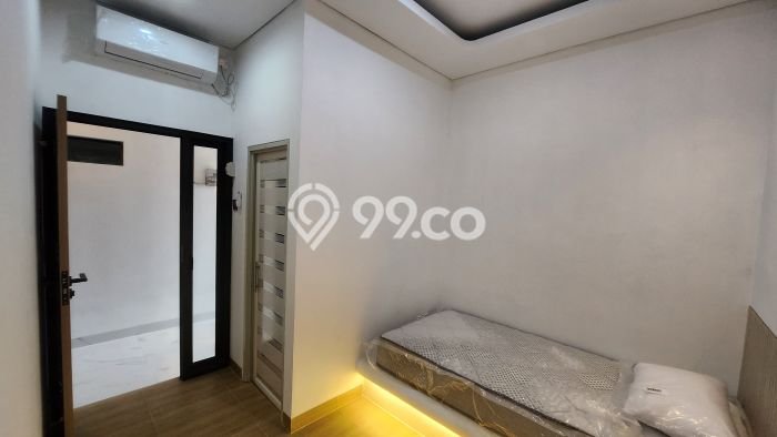 Cocok Untuk Investasi! For Sale Kost di Cinere 25 Kamar Cocok Untuk Investasi! For Sale Kost di Cinere 25 Kamar