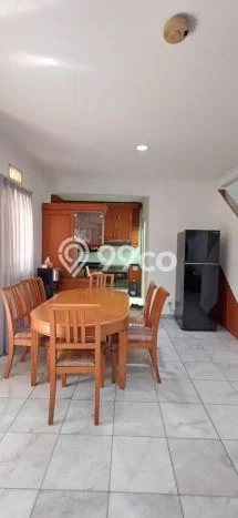 Disewakan! Rumah 4 Kamar Tidur &
3 Kamar Mandi di BSD Taman Giri Loka, Tangerang Disewakan! Rumah 4 Kamar Tidur &
3 Kamar Mandi di BSD Taman Giri Loka, Tangerang