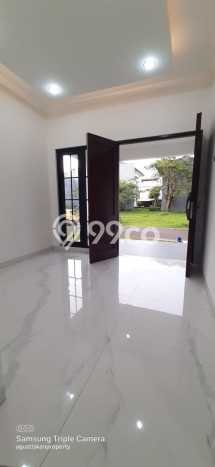 Rumah Mewah Siap Huni LT 200m2 di BSD, Tangerang Selatan Rumah Mewah Siap Huni LT 200m2 di BSD, Tangerang Selatan