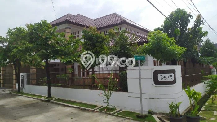 Dijual Rumah Luas Elegan Dengan View Eksklusif di Jatiwaringin, Jakarta Timur Dijual Rumah Luas Elegan Dengan View Eksklusif di Jatiwaringin, Jakarta Timur