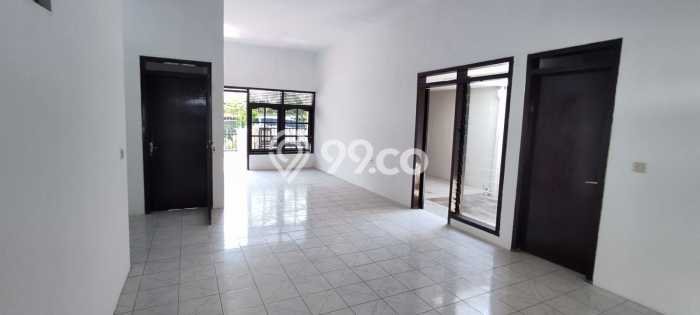 Rumah Modern 3 KT LT 210m2 di Plombokan Rumah Modern 3 KT LT 210m2 di Plombokan