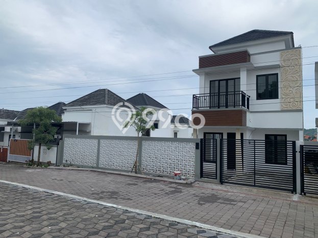 Rumah Disewakan Badung LT 140m2 LB 80m2 Kawasan Jimbaran Rumah Disewakan Badung LT 140m2 LB 80m2 Kawasan Jimbaran
