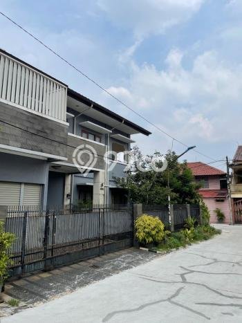 Rumah Elit LB 378m2 Siap Huni Desain Elegan di Galaxy, Bekasi Rumah Elit LB 378m2 Siap Huni Desain Elegan di Galaxy, Bekasi