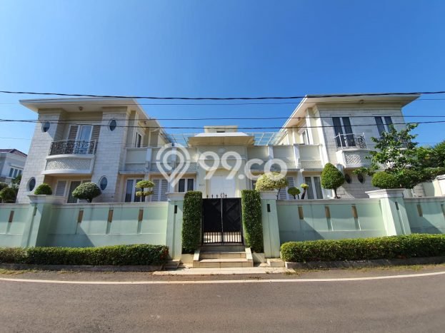 Siap Huni Rumah Mewah 8 Kamar di Duren Sawit Dekat ke Mana Pun Siap Huni Rumah Mewah 8 Kamar di Duren Sawit Dekat ke Mana Pun