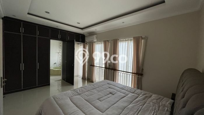 Lokasi strategis! Rumah siap huni dikontrakkan di Cilandak LB 300m2 Lokasi strategis! Rumah siap huni dikontrakkan di Cilandak LB 300m2
