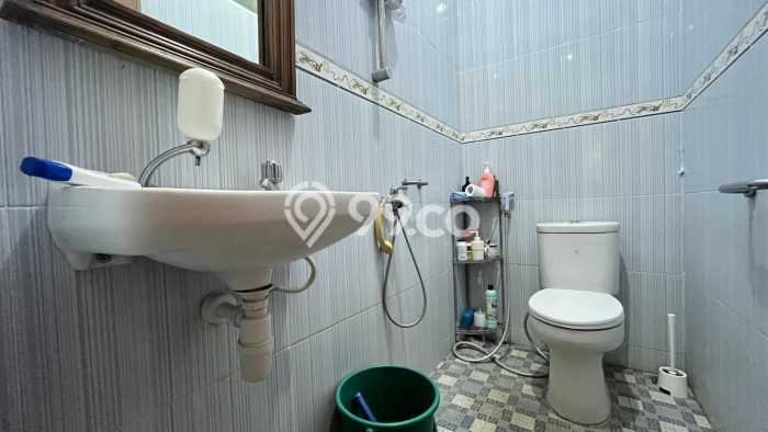 Hunian Eksklusif Siap Huni LT 323m2 di Ciputat, Tangerang Selatan Hunian Eksklusif Siap Huni LT 323m2 di Ciputat, Tangerang Selatan