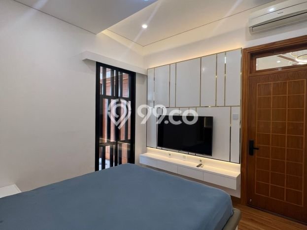 Jual Rumah Luas Elegan Dengan View Eksklusif di Pekayon, Bekasi Jual Rumah Luas Elegan Dengan View Eksklusif di Pekayon, Bekasi