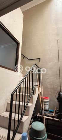 Rumah Modern Minimalis 5 Kamar Siap Huni di Jatinegara Rumah Modern Minimalis 5 Kamar Siap Huni di Jatinegara