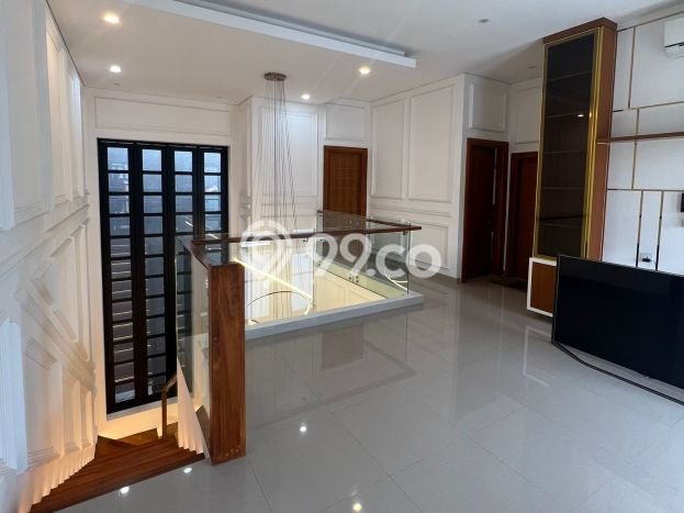 Jual Rumah Luas Elegan Dengan View Eksklusif di Pekayon, Bekasi Jual Rumah Luas Elegan Dengan View Eksklusif di Pekayon, Bekasi