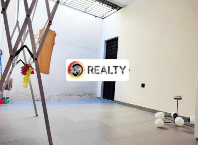 For Sale! Luxury House LT 197m2 Desain Modern di Batam Centre For Sale! Luxury House LT 197m2 Desain Modern di Batam Centre