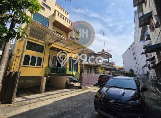 PRIME LOCATION! Rumah Strategis area , Luas 334m2m² Bangunan 343m2m² PRIME LOCATION! Rumah Strategis area , Luas 334m2m² Bangunan 343m2m²