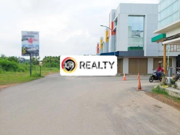 Ruko Disewa di Batam dengan LB 200m2 Area Komersial Ramai Ruko Disewa di Batam dengan LB 200m2 Area Komersial Ramai