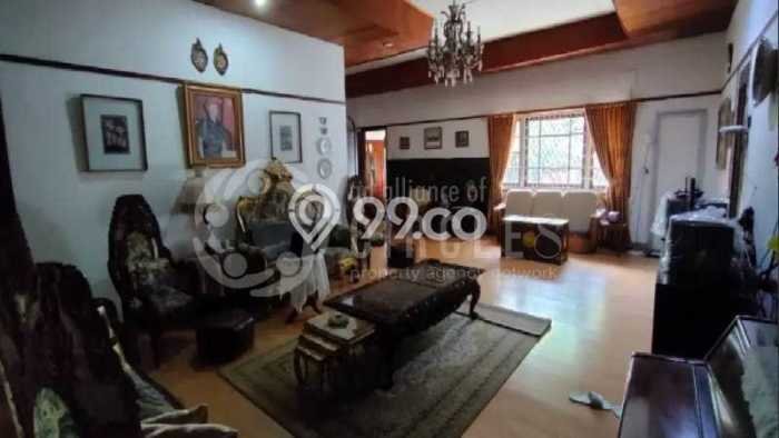 Rumah Eksklusif lokasi Coblong, Bandung, Luas 1220m2m² LB 500m2m² Rumah Eksklusif lokasi Coblong, Bandung, Luas 1220m2m² LB 500m2m²