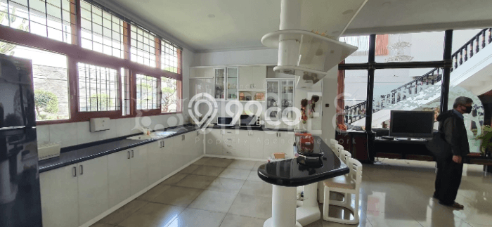 Rumah Asri area Coblong, Akses ke Coblong, Bandung, Bandung - LT 880m2m² Rumah Asri area Coblong, Akses ke Coblong, Bandung, Bandung - LT 880m2m²