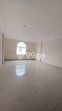 Ruko Dijual di Jakarta Barat LT 75m2 & LB 75m2 Lokasi Terbaik! Ruko Dijual di Jakarta Barat LT 75m2 & LB 75m2 Lokasi Terbaik!