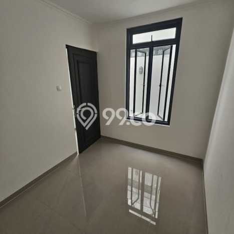 For Sale Hunian Rumah Terawat 4 Kamar di Rempoa, Tangerang For Sale Hunian Rumah Terawat 4 Kamar di Rempoa, Tangerang