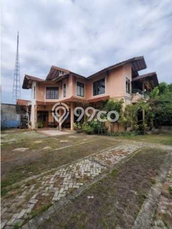 Rumah Elit Modern Siap Huni di Joglo Jakarta Barat Rumah Elit Modern Siap Huni di Joglo Jakarta Barat