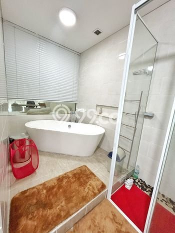 SPECIAL PRICE! Apartemen di Puri Indah, 4 KT, Luas 204m2m², Area Strategis, Fasilitas Modern, Bisa Segera Ditempati SPECIAL PRICE! Apartemen di Puri Indah, 4 KT, Luas 204m2m², Area Strategis, Fasilitas Modern, Bisa Segera Ditempati