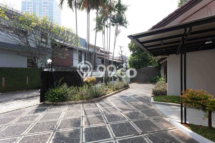 Hunian Eksklusif Dijual LT 690m2 di Kebayoran Baru, Jakarta Selatan Hunian Eksklusif Dijual LT 690m2 di Kebayoran Baru, Jakarta Selatan