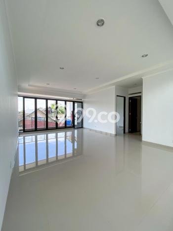 Rumah Strategis di Ciputat, Tangerang Selatan, LT 160m² LB 200m² - HARGA NEGO! Rumah Strategis di Ciputat, Tangerang Selatan, LT 160m² LB 200m² - HARGA NEGO!
