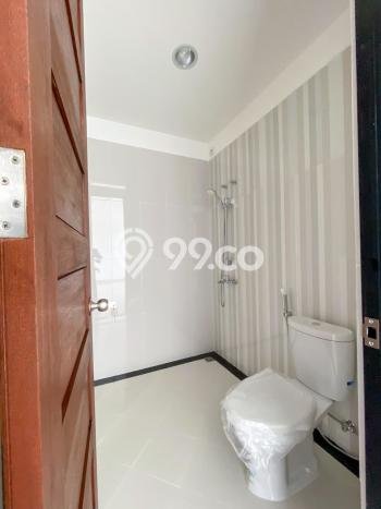 Rumah Strategis di Ciputat, Tangerang Selatan, LT 160m² LB 200m² - HARGA NEGO! Rumah Strategis di Ciputat, Tangerang Selatan, LT 160m² LB 200m² - HARGA NEGO!