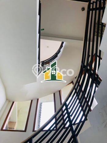 Disewakan! Rumah 7 Kamar Tidur &
7 Kamar Mandi di Dago, Bandung Disewakan! Rumah 7 Kamar Tidur &
7 Kamar Mandi di Dago, Bandung