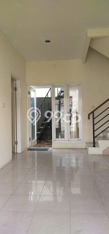 LOKASI STRATEGIS! Rumah kawasan Cinere, Dekat Tol, 2 KM, LT 96m2m² Bangunan 83m2m² LOKASI STRATEGIS! Rumah kawasan Cinere, Dekat Tol, 2 KM, LT 96m2m² Bangunan 83m2m²