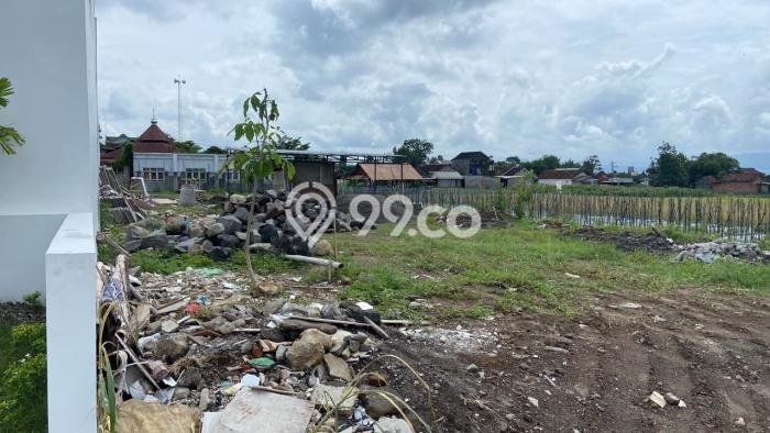 Tanah Dijual Lokasi Prambanan, Klaten dengan Luas Tanah 844m2 dan Status SHM Tanah Dijual Lokasi Prambanan, Klaten dengan Luas Tanah 844m2 dan Status SHM