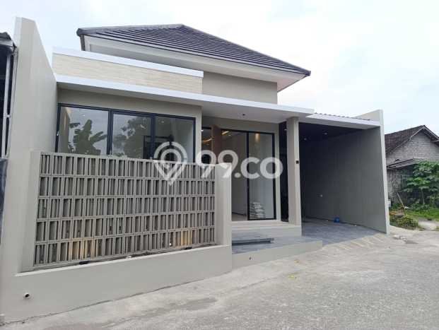 For Sale Rumah 3 Kamar Lokasi Strategis Bagus dan Strategis di Purwomartani For Sale Rumah 3 Kamar Lokasi Strategis Bagus dan Strategis di Purwomartani