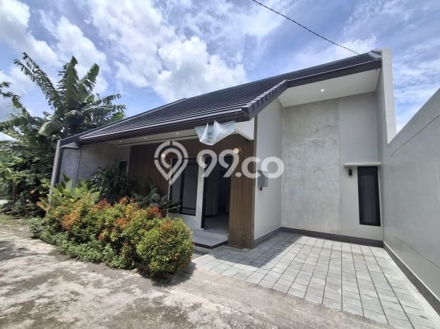 Dijual Rumah 3 Kamar Lokasi Ideal Bagus dan Strategis di Kalasan Dijual Rumah 3 Kamar Lokasi Ideal Bagus dan Strategis di Kalasan