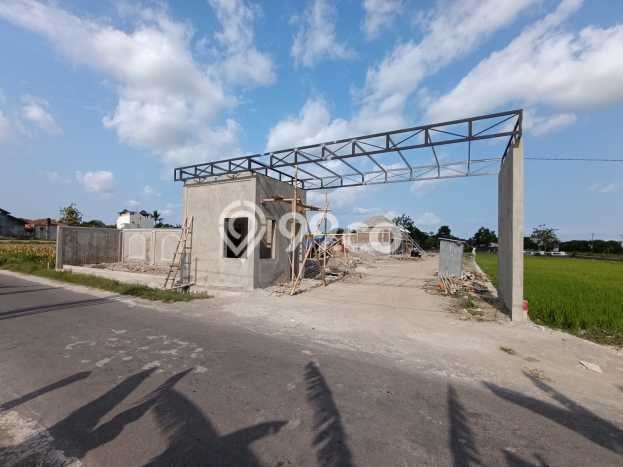 KESEMPATAN EMAS! Rumah di Prambanan, Klaten, Luas 73m2m² Bangunan 36m2m² KESEMPATAN EMAS! Rumah di Prambanan, Klaten, Luas 73m2m² Bangunan 36m2m²