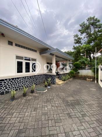 Ready to Use! Luxury House LT 390m2 Desain Elegan di Bandung Kota Ready to Use! Luxury House LT 390m2 Desain Elegan di Bandung Kota