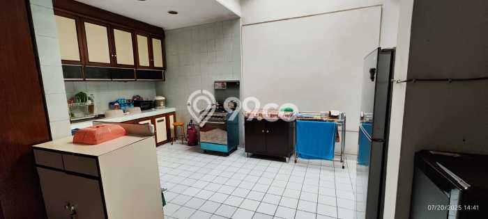 Rumah Strategis Modern Lb 150m2 di Babakan Ciparay, Bandung Rumah Strategis Modern Lb 150m2 di Babakan Ciparay, Bandung