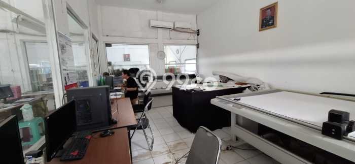 Area Ramai! Pabrik Dijual di Batujajar untuk Bisnis Luas Bangunan 2500m2 Area Ramai! Pabrik Dijual di Batujajar untuk Bisnis Luas Bangunan 2500m2