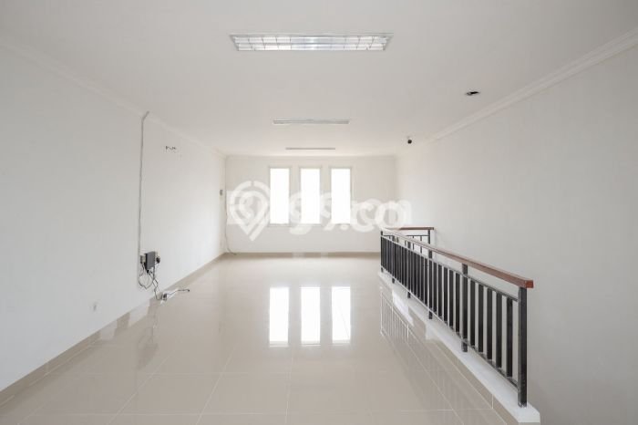 LOKASI STRATEGIS! Ruko Kawasan Gading Serpong, Luas 150m², Potensi Prospektif LOKASI STRATEGIS! Ruko Kawasan Gading Serpong, Luas 150m², Potensi Prospektif
