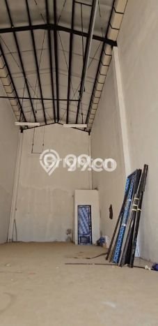Gudang Premium Kawasan Teluk Naga, Luas 102m², Jalan Utama, Area Bisnis Aktif Gudang Premium Kawasan Teluk Naga, Luas 102m², Jalan Utama, Area Bisnis Aktif