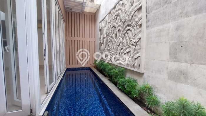 Ready to Use! Premium House LT 320m2 Desain Elegan di Pondok Indah Ready to Use! Premium House LT 320m2 Desain Elegan di Pondok Indah
