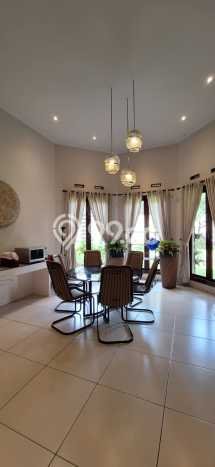 Rumah Elit LB 348m2 Siap Pakai Desain Elegan di Kota Baru Parahyangan, Bandung Rumah Elit LB 348m2 Siap Pakai Desain Elegan di Kota Baru Parahyangan, Bandung