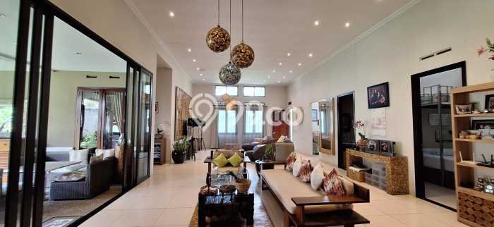 Rumah Elit LB 348m2 Siap Pakai Desain Elegan di Kota Baru Parahyangan, Bandung Rumah Elit LB 348m2 Siap Pakai Desain Elegan di Kota Baru Parahyangan, Bandung