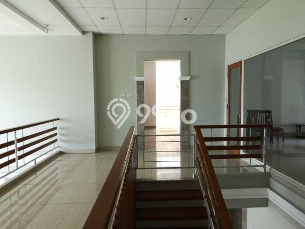 For Sale! Luxury House LT 815m2 Desain Modern di Kota Baru Parahyangan For Sale! Luxury House LT 815m2 Desain Modern di Kota Baru Parahyangan