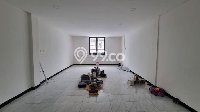 Rumah Mewah LB 217m2 Siap Huni Desain Elegan di Jelambar, Jakarta Barat Rumah Mewah LB 217m2 Siap Huni Desain Elegan di Jelambar, Jakarta Barat