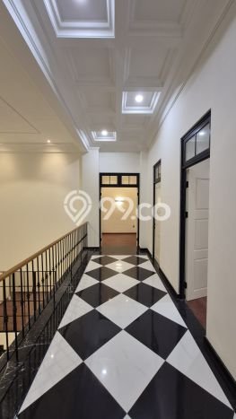 For Sale! Luxury House LT 375m2 Desain Modern di Babatan For Sale! Luxury House LT 375m2 Desain Modern di Babatan