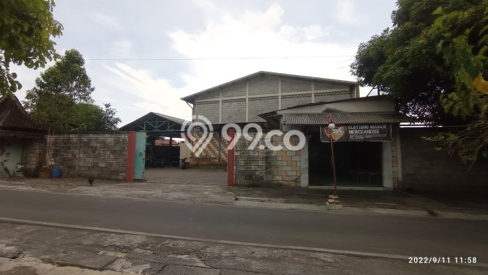 AREA SUPER PREMIUM! Gudang Kawasan Klaten Tengah, Luas 900m², Area Komersial AREA SUPER PREMIUM! Gudang Kawasan Klaten Tengah, Luas 900m², Area Komersial