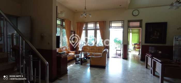 Siap Huni Hunian Elit 6 Kamar di Pasar Kliwon Dekat ke Mana Saja Siap Huni Hunian Elit 6 Kamar di Pasar Kliwon Dekat ke Mana Saja