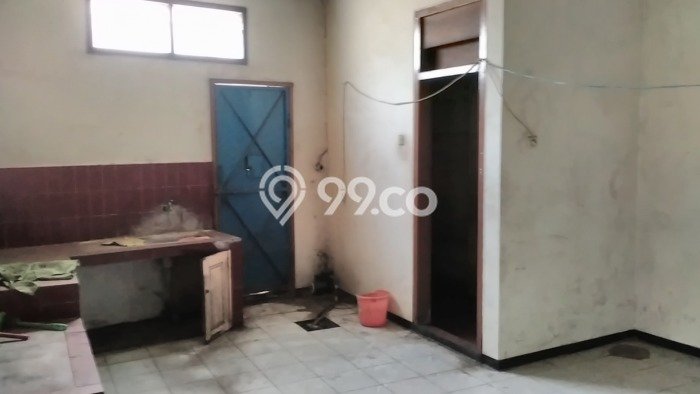 Ruko Kawasan Laweyan, Luas 210m², Disewakan, Pusat Komersial, Siap Operasional Ruko Kawasan Laweyan, Luas 210m², Disewakan, Pusat Komersial, Siap Operasional